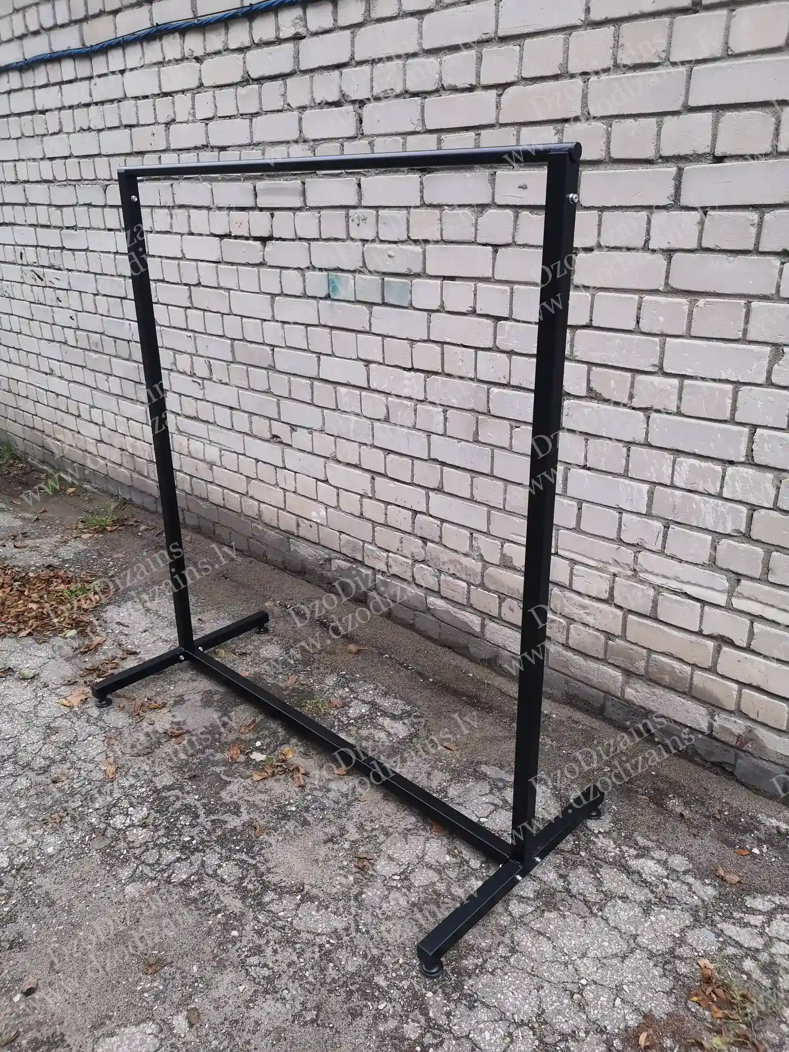 Рекламный стенд по заказу с прочной металлической рамой