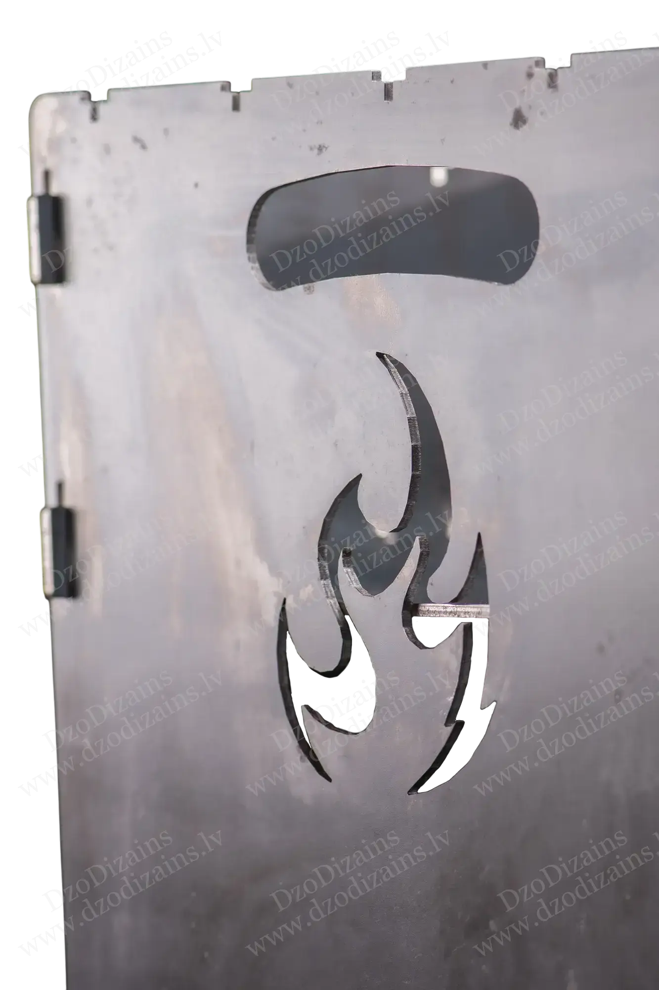 Металлический мангал по заказу с декоративными мотивами пламени